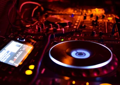 Workshop: Kakao Club – dance, connect & feel the heartbeat mit Lydia und Martin