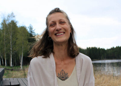 Restorative Yoga & Sound/ Mo 18:30 – 19:45 /Bettina Baumann